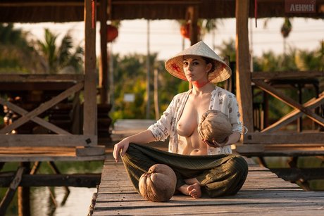 Ksyusha Egorova sexy nackte galerie