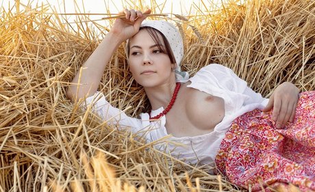 Ksyusha Egorova erotische bilder