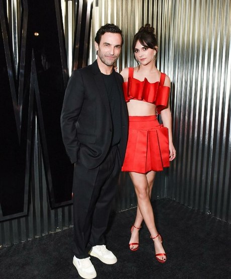 Emilia Jones schöne sex galerie