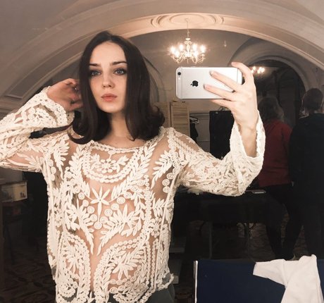 Anna Kotova nackt hübsche bilder