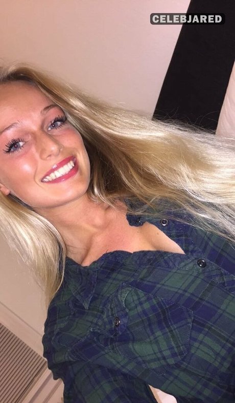 Frederikke Bach nacktheit sex foto