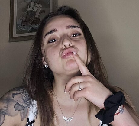 Waifu Vanessa_ schöne nacktheit bilder