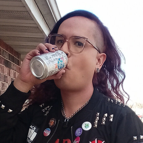 Emily De Leon top nackt archiv