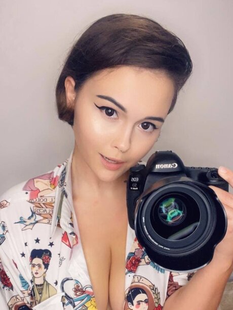 Peachy Alice porno erwachsene galerien