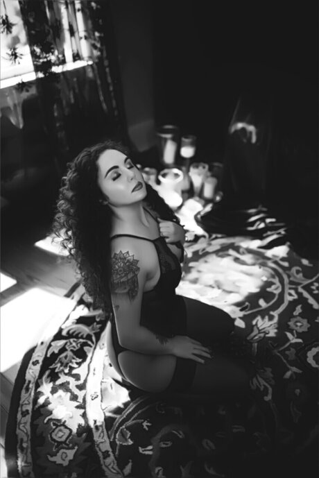 The Lil Kinky Harlot model erwachsene archiv