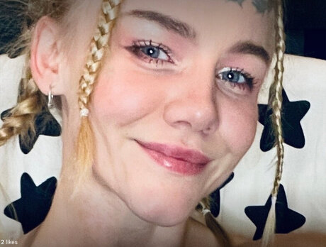 Lucy Small Petite Girl_ schöne porno fotos