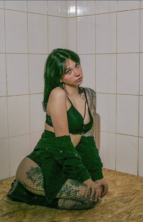 Punk Kira erwachsene akt foto