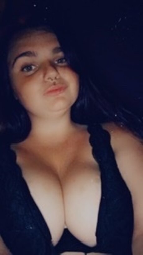 Cheyeanne Faelynn model heiße galerie