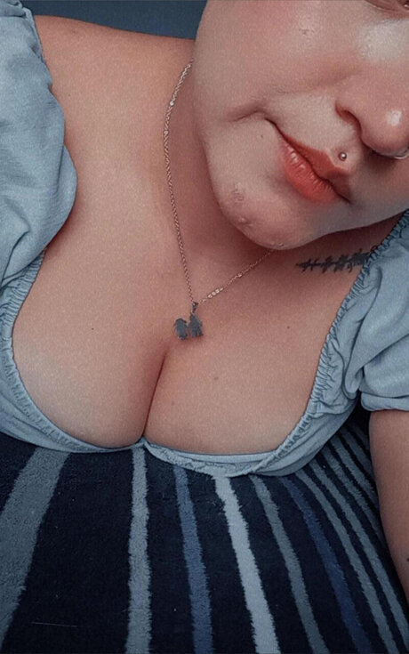 LUNA butterfly_ top nackte fotos