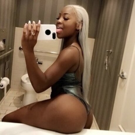 IG thebadmf_ perfekte porno galerie