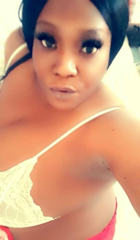 cutiecc model nackten foto