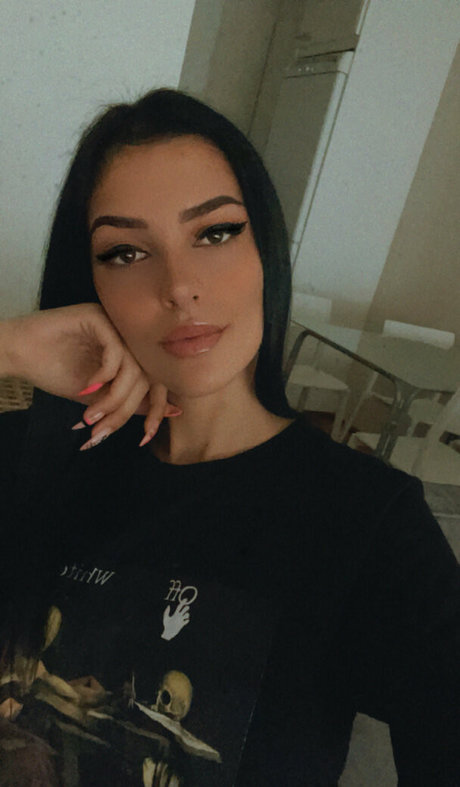 cristall69 freie nackten fotos