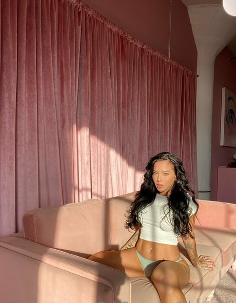 lilkymchiii schauspielerin nackte galerie