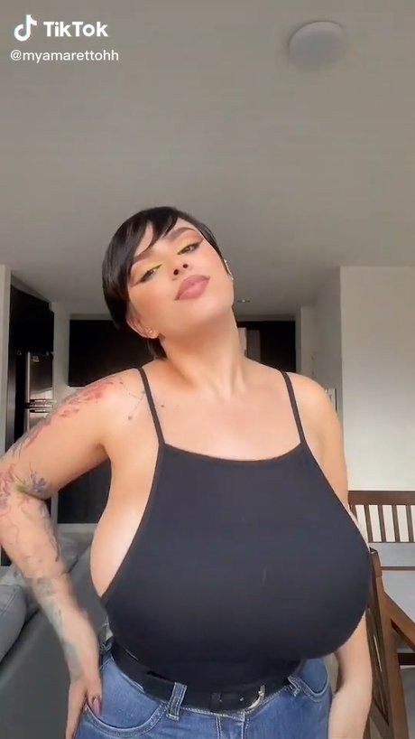 Amaretto Hammer_ kunst sexy galerie