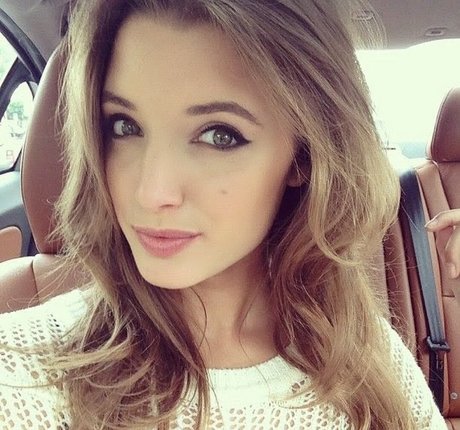 Alyssa Arce top kunst bilder