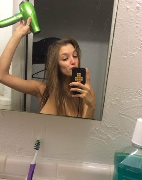 nackte asiatische onlyfans top akt fotos