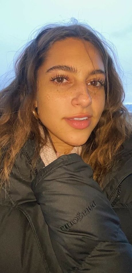 Renee Maudlena Noe hübsche perfekte foto