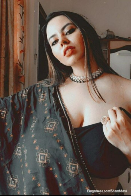 Shambhavi Sharma top kunst fotos