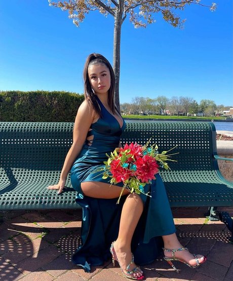 Baylee Adami exklusive nackt galerie