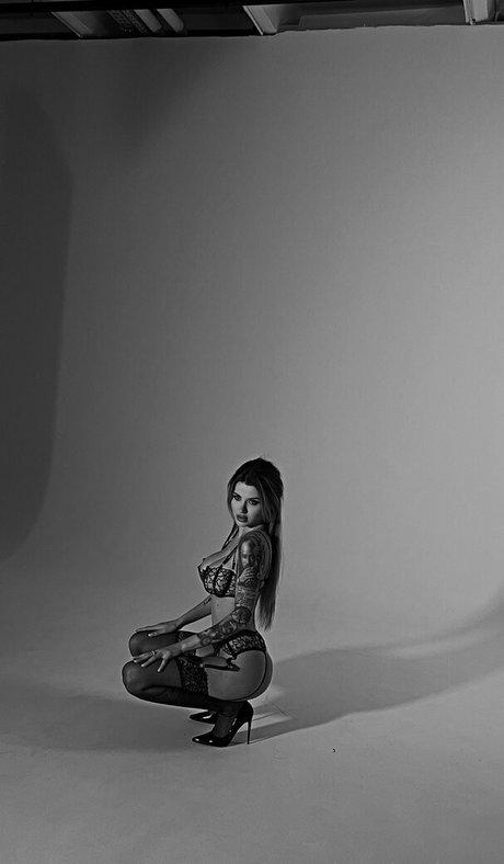 no zapret model nackten bild