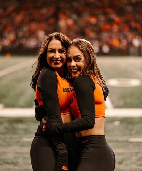 Taylor Johnson Cheer perfekte akt galerie