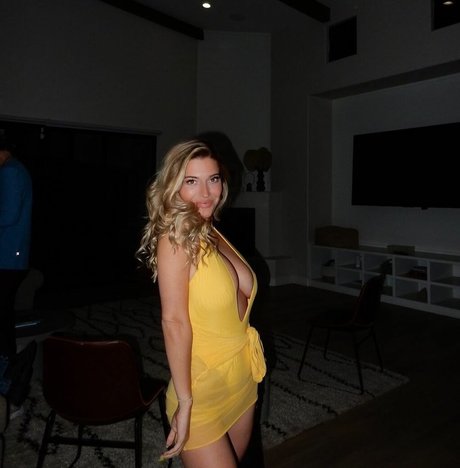 Taylor Mathis hd pornostar bilder