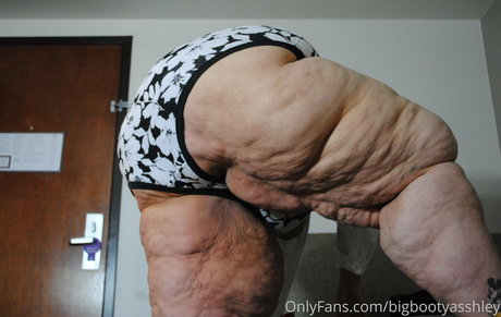 gothic-dreier onlyfans top kostenlose bild