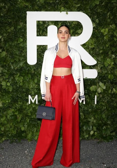 Melissa Barrera hübsche kunst foto