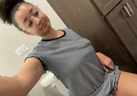 Delilah Moon schöne nackte archiv