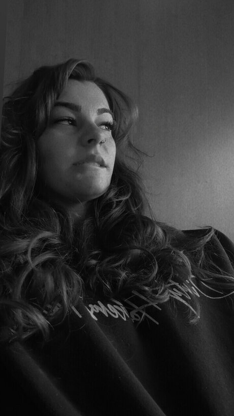 Trying tea erotische kunst bilder