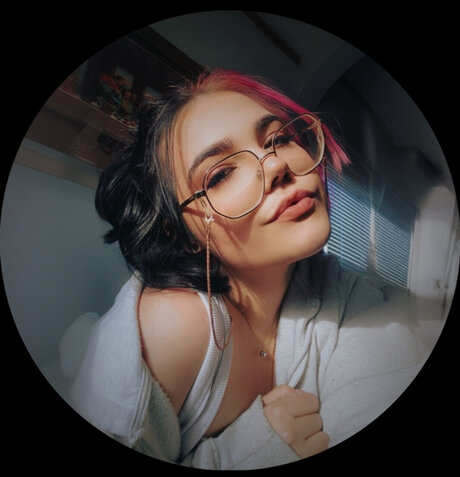 Lexie Lovisa porno akt archiv