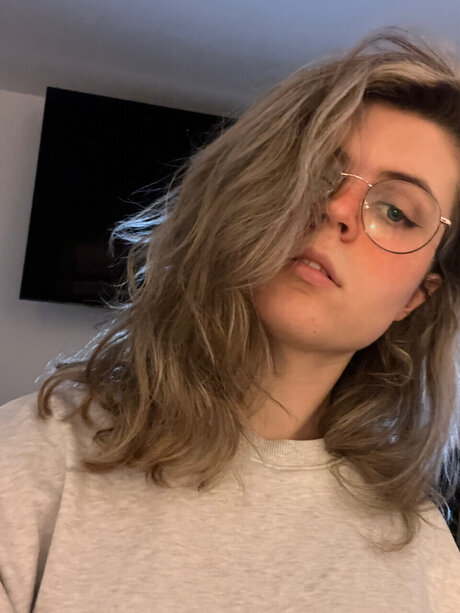 Mia Stevens top nackten bild