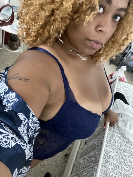 Curvy Carey Profilbild