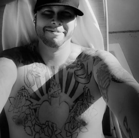 Timothy Castro erwachsene erotische bilder