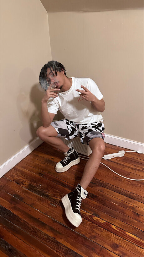 Saucy Sanchez exklusive erwachsene bilder