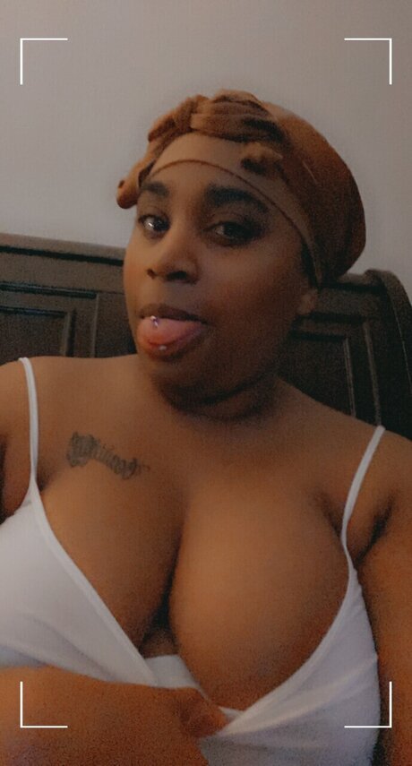 Kr1ssyKr1ssy schauspielerin kunst foto