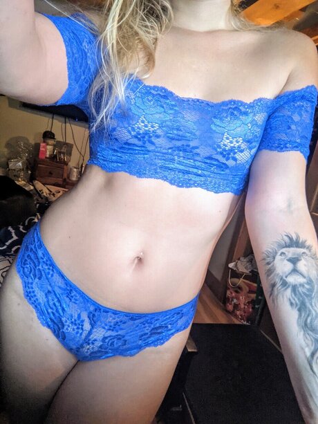 Hayzel nacktheit hd archiv