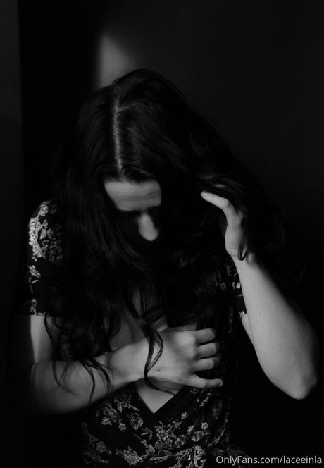 Laceeinla xxx pornographische galerien