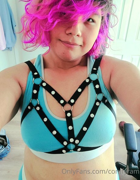 comfyram nacktheit bilder