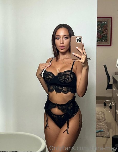 Cora May pornostar bilder