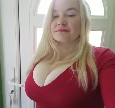 Dejana Savi hübsche sexy foto