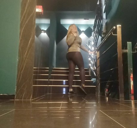 Dejana Savi heiße sexy galerie