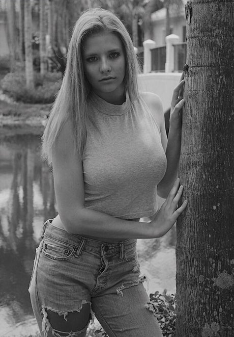 Lydia N model kostenlose bild