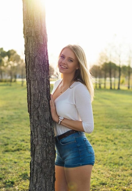 Lydia N nackt erwachsene fotos