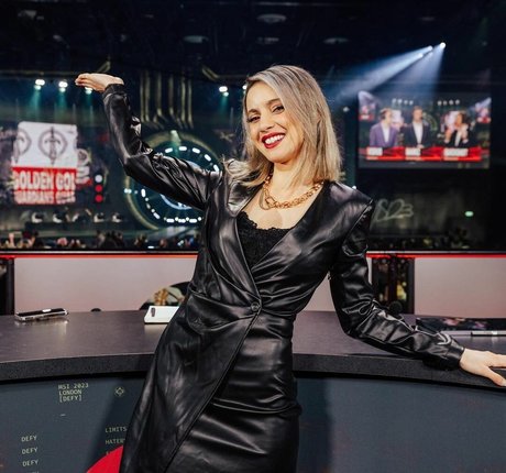 laure bv erotische exklusive bilder