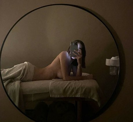 Ginevra Mavilla akt pornostar bild