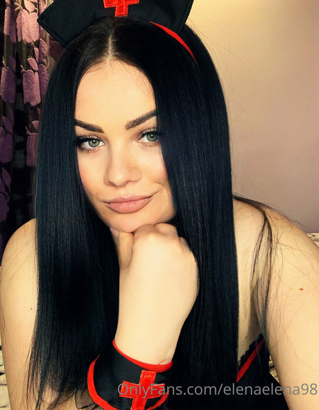 senzuallover98 nackt hübsche bild