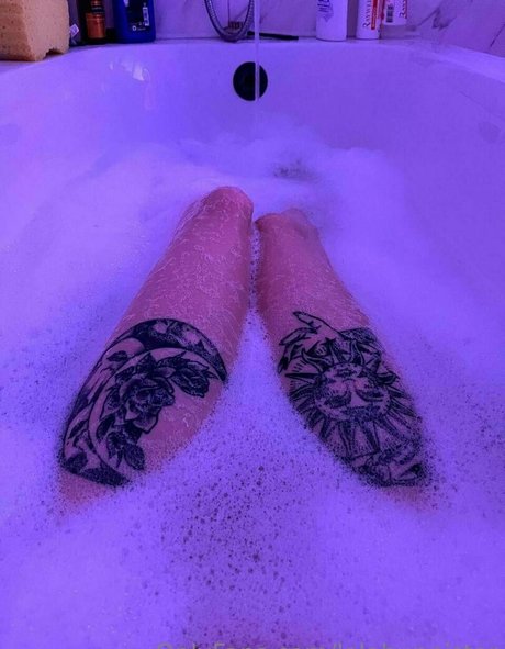 lovelylollyhehe nackten galerien