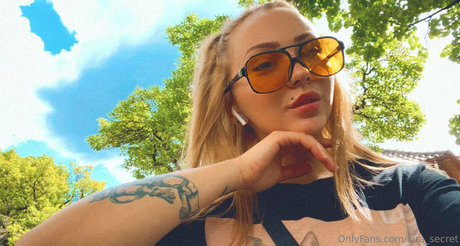 kira secret heiße kunst bild