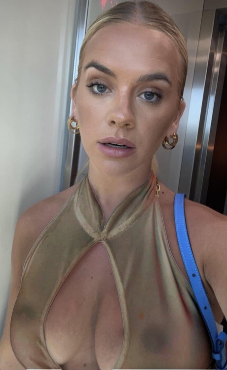 Grace Beverley kostenlose kunst fotos